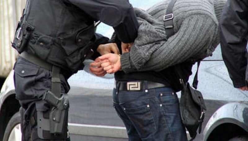 Арестувани са двама млади бургазлии и двама столичани, търсели лесна печалба