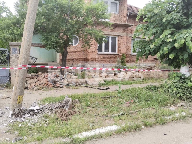 Циганин направи невиждан зулум с "Мерцедес" във Врачанско и си плю на петите ВИДЕО