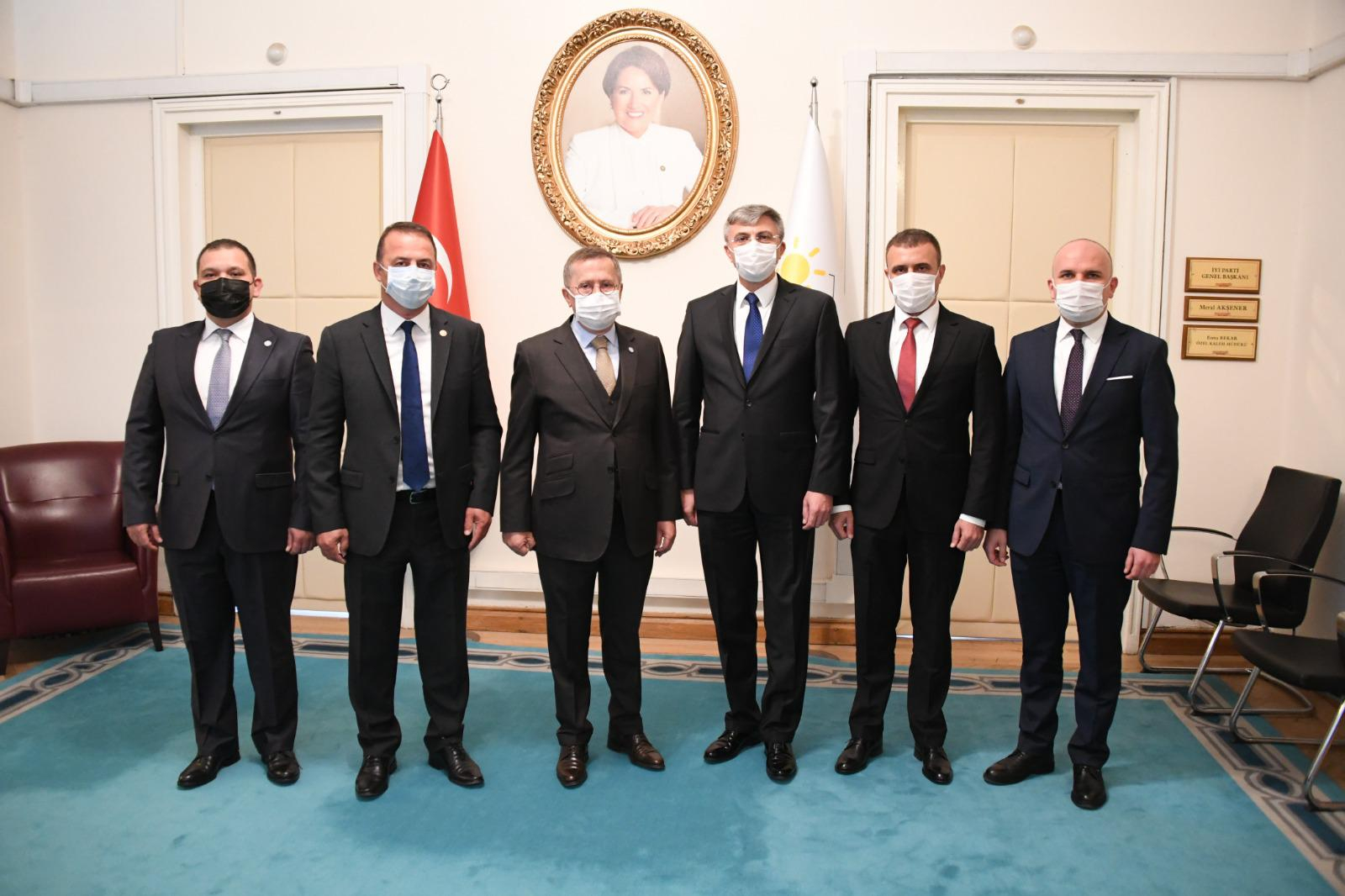 Делегация, водена от лидера на ДПС Мустафа Карадайъ, е на официално посещение в Турция