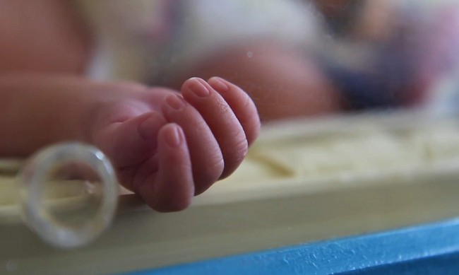 Нов световен рекорд: Жена роди десет близнаци