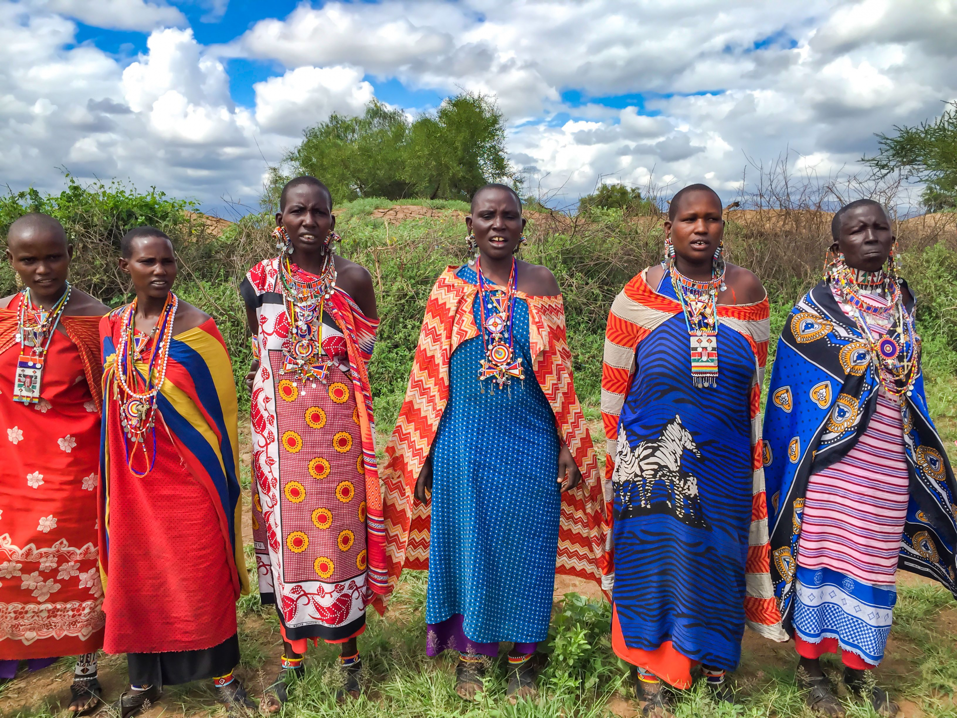 Колко струват жените на масаите и защо си избиват зъбите и се осакатяват