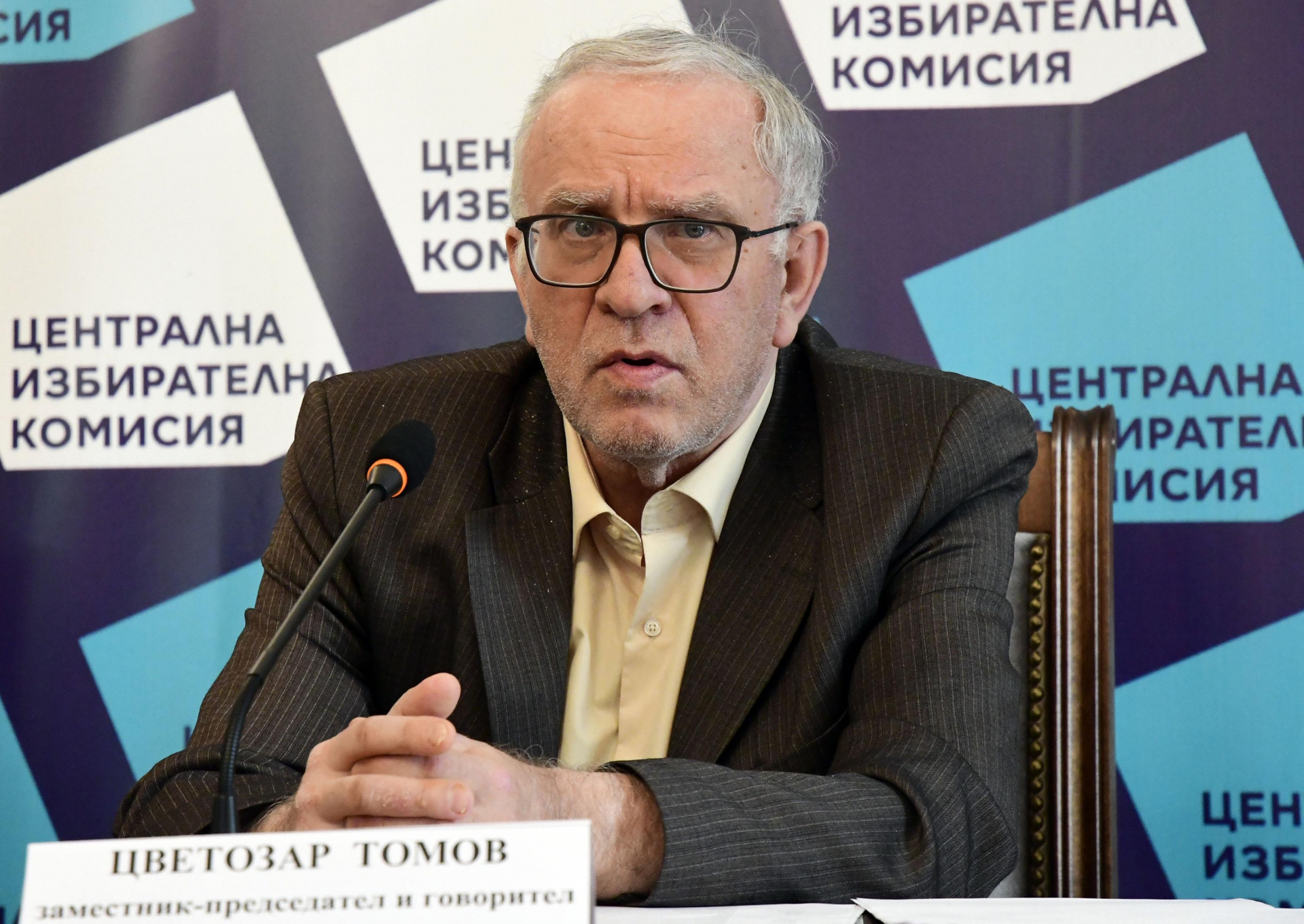 Цветозар Томов: В най-лошия случай няма да достигат 50 машини