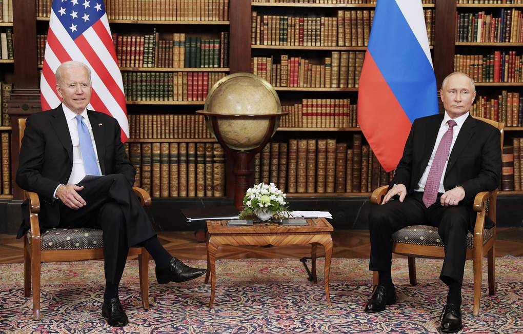Байдън и Путин си стиснаха ръцете в града на мира 