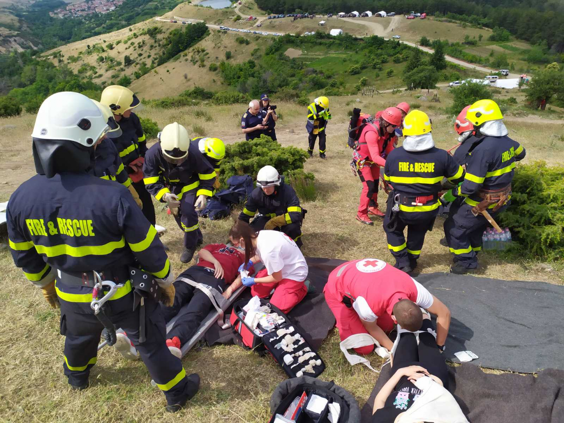  Самолет със 150 души на борда кацна аварийно над село Поленица и избухна в пламъци ВИДЕО