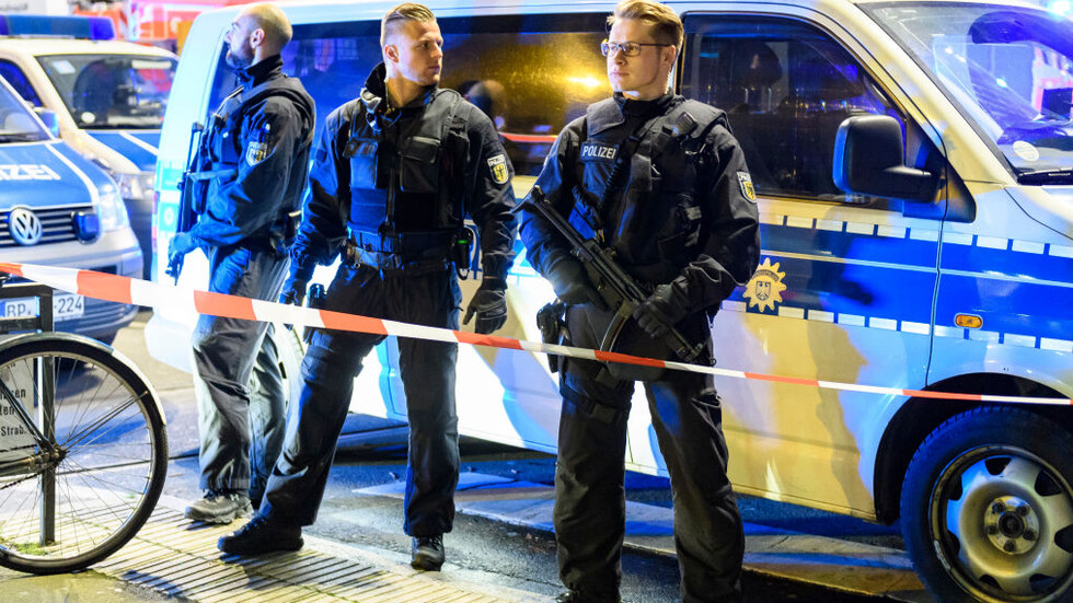 Стрелба в Германия, двама са убити ВИДЕО