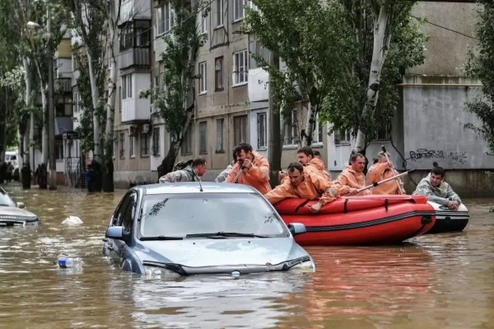Страховито: Бедствие, невиждано от 100 г., потопи най-елитния руски курорт на Черно море ВИДЕО