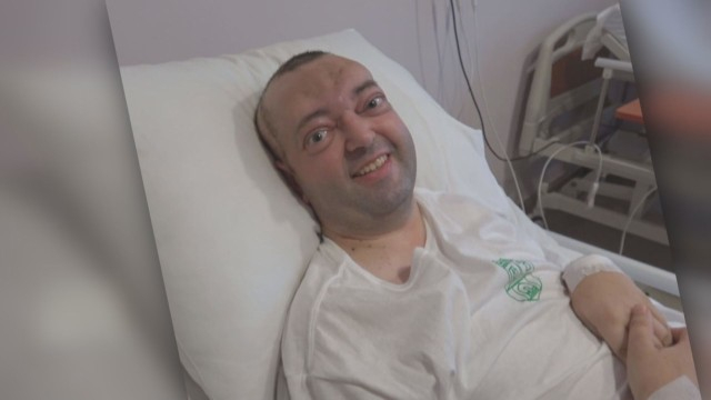 Безпрецедентно: Български лекари отстраняват гигантски тумор, проговори спасеният Божидар