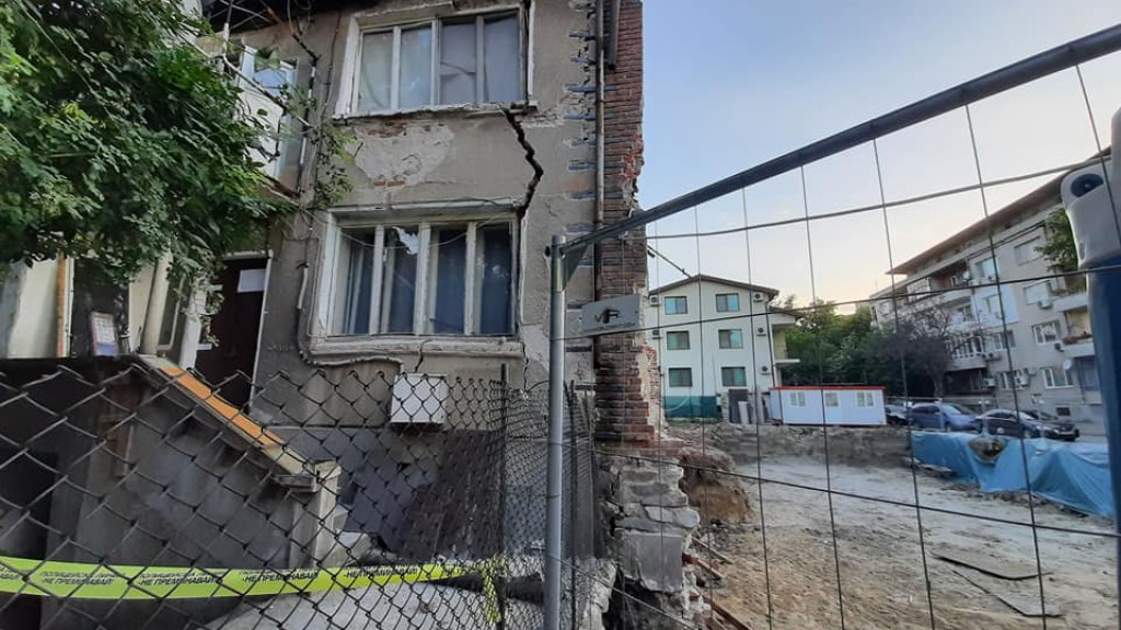 Опасна ситуация и евакуация в Пловдив СНИМКИ