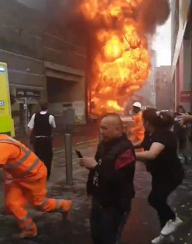 Истински ужас в лондонското метро, чуват се писъци и взривове! ВИДЕО 