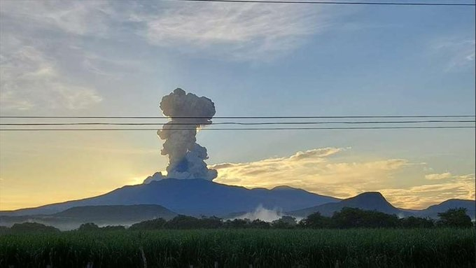 Зрелищно ВИДЕО показа изригването на вулкан в Коста Рика