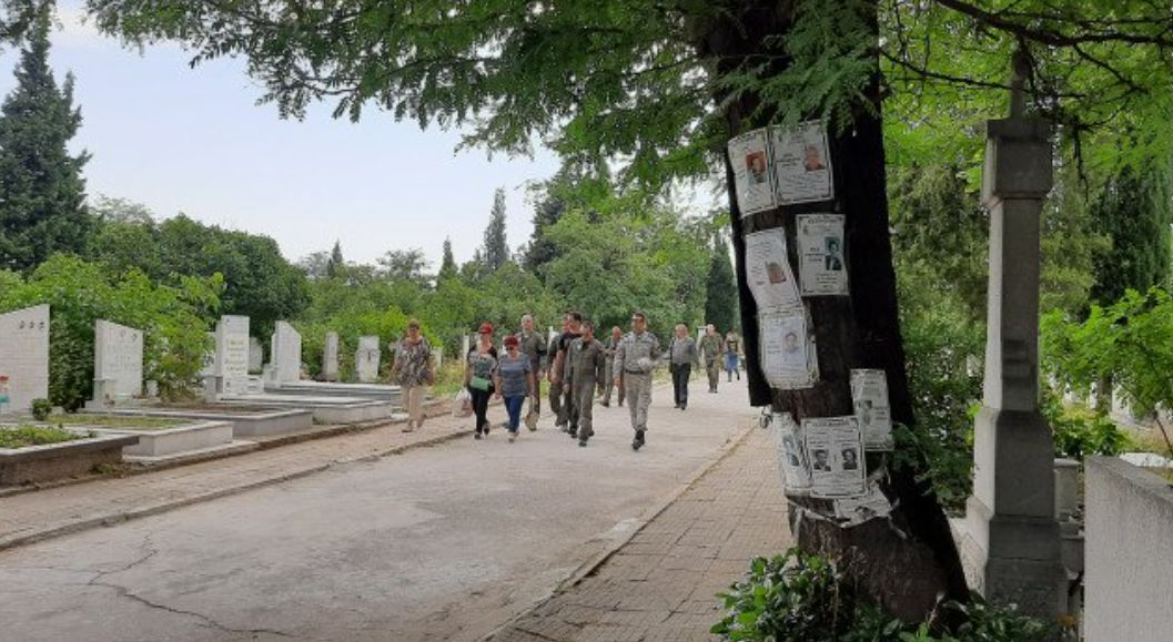 С военен оркестър и трима свещеници изпратиха майор Терзиев в последния му път ВИДЕО 