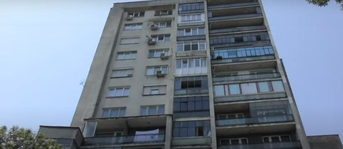 Истински ужас в апартамент със старци в Русе ВИДЕО