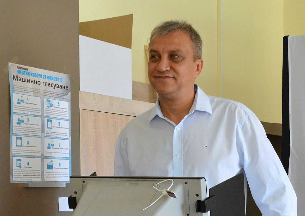 Започна се: Първият кмет на Слави Трифонов с люта закана