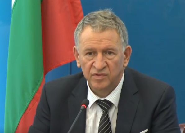 Министър Кацаров каза какво ще се случи у нас при нова К-19 вълна ВИДЕО