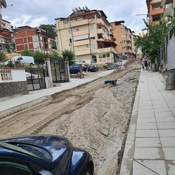 Страховити СНИМКИ от бурята в Сандански, градът е неузнаваем