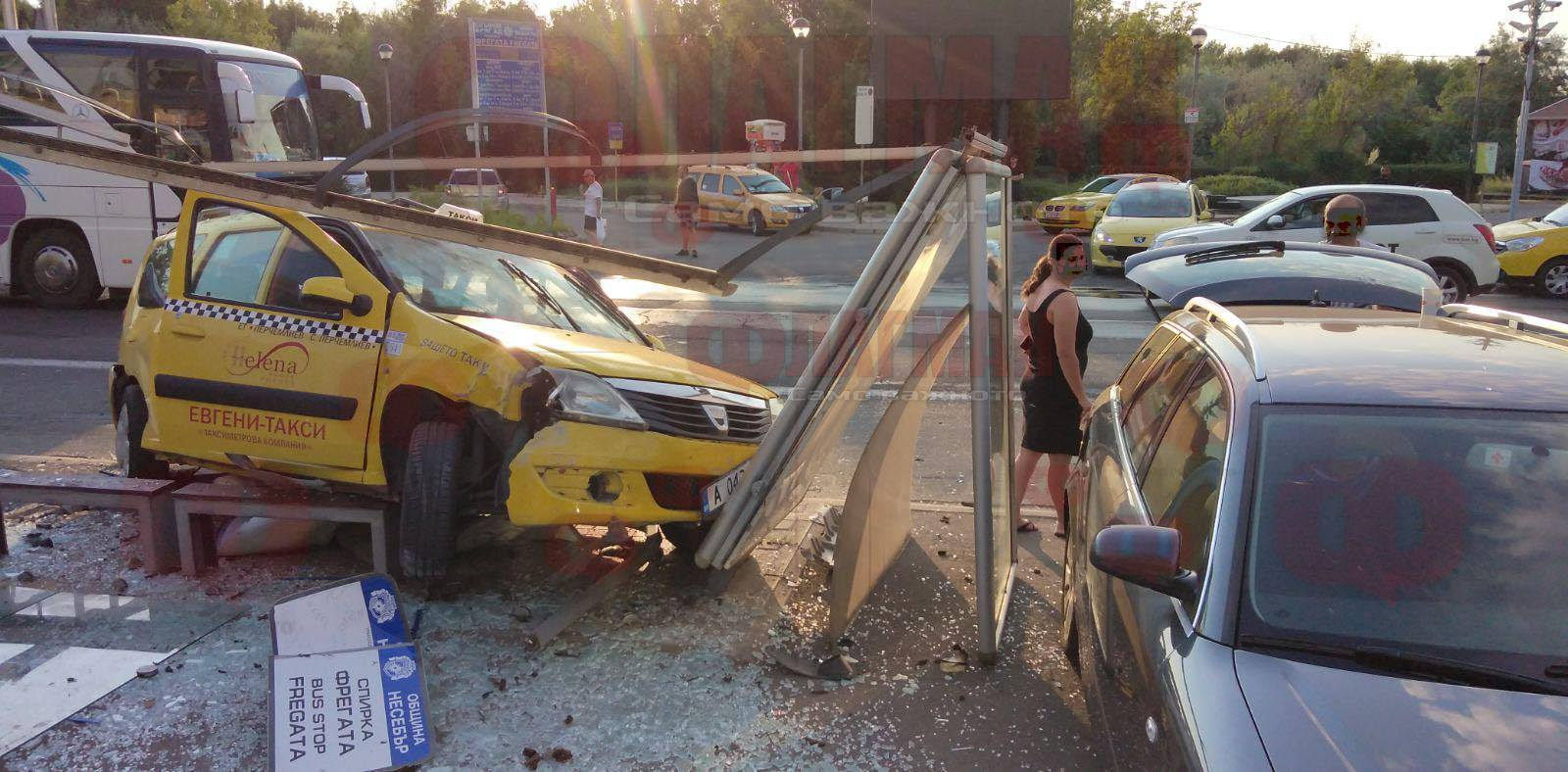 Пияна шофьорка направи големи поразии в центъра на Слънчев бряг СНИМКИ