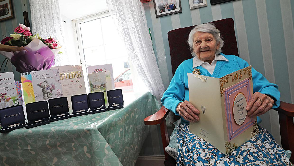 106-годишна жена разкри причината за дълголетието си СНИМКИ