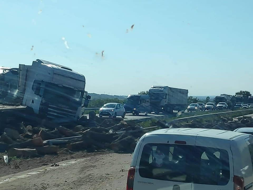 Ад на АМ Хемус, спряха движението СНИМКИ