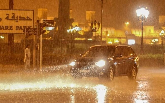 ОАЕ се научиха да предизвикват обилен дъжд при 50-градусова жега