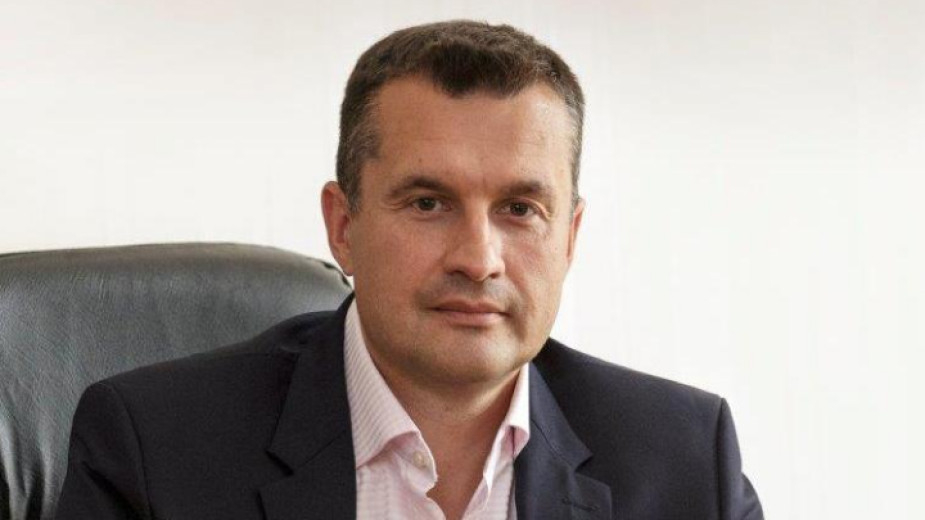 Калоян Методиев: Слави се отнася с депутатите си като с лакеи