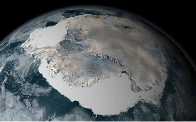 300-километров метален обект се крие под ледовете на Антарктида