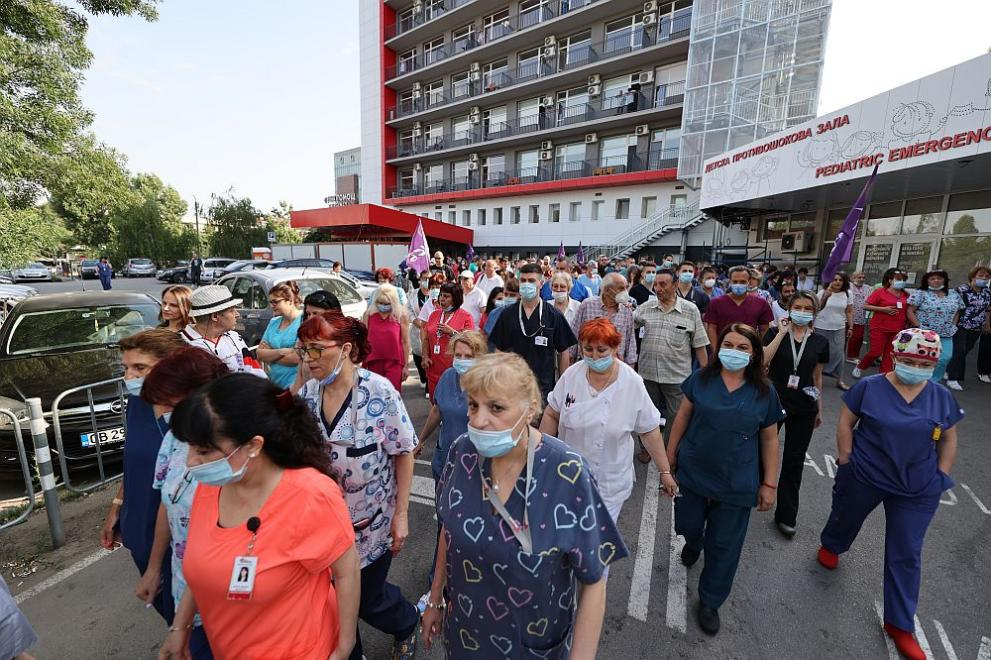 На точното място: Протестът на медиците от "Пирогов" ще е под прозорците на Радев