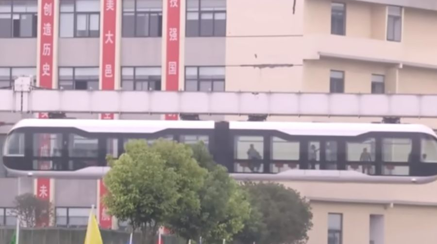 В Китай вече можете да се возите на нов уникален влак! От него се вижда... ВИДЕО