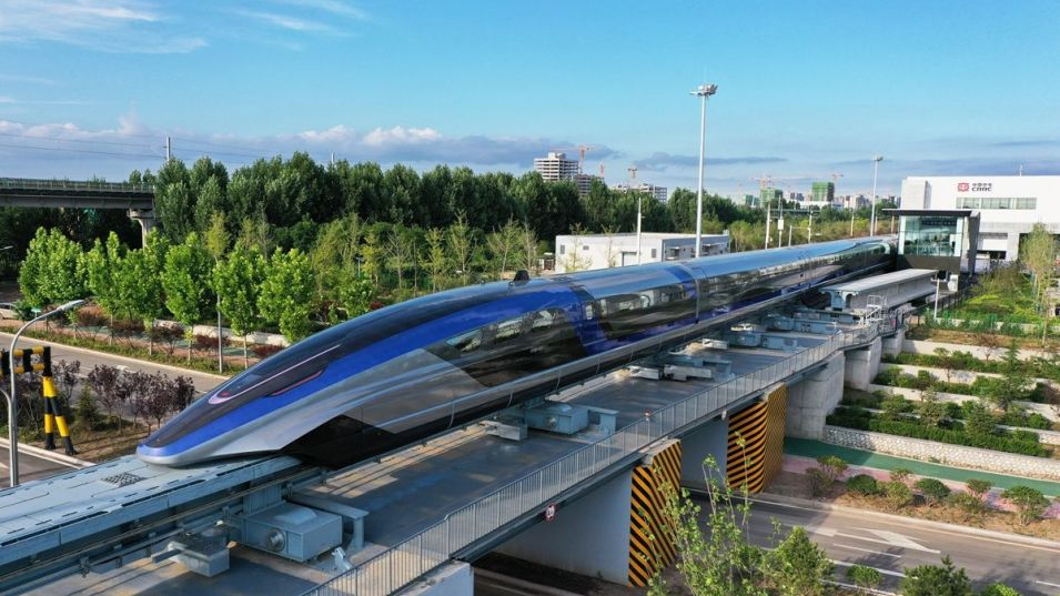 Китай пусна най-бързия влак в света ВИДЕО
