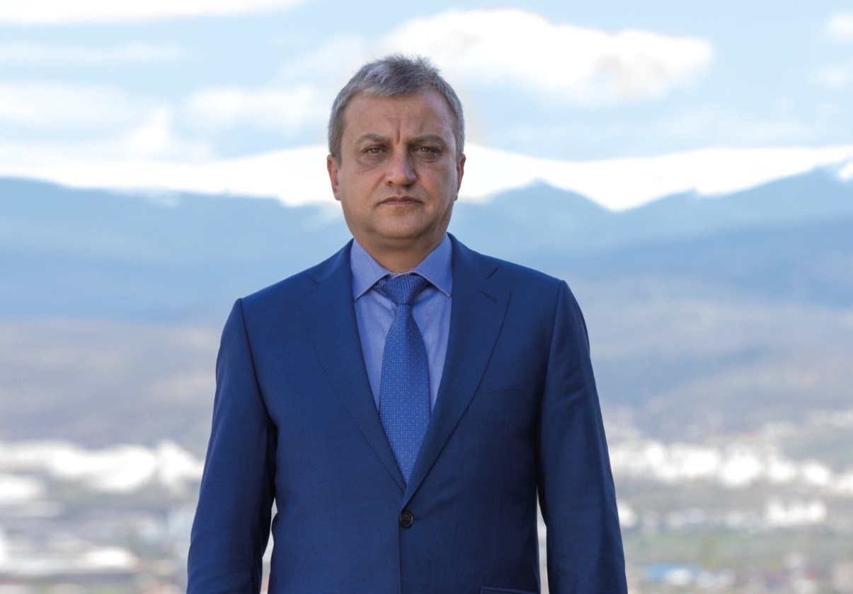 Новият кмет на Благоевград с удар по общинарите и бонусите им 