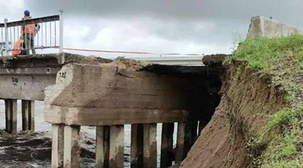 Ужас: Падна мост от Транссибирската магистрала ВИДЕО