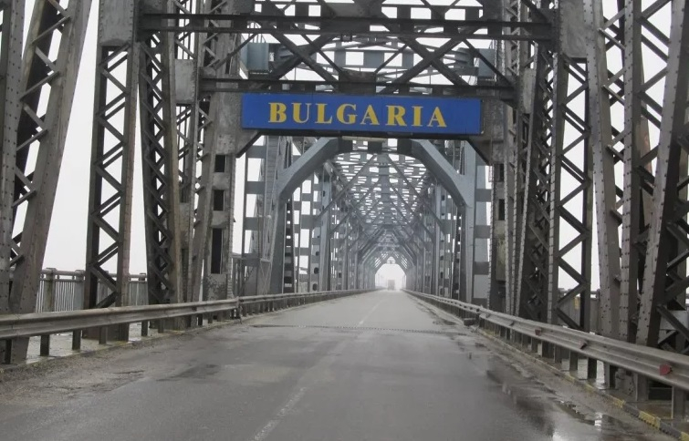Изненадват неприятно влизащите през "Дунав мост"