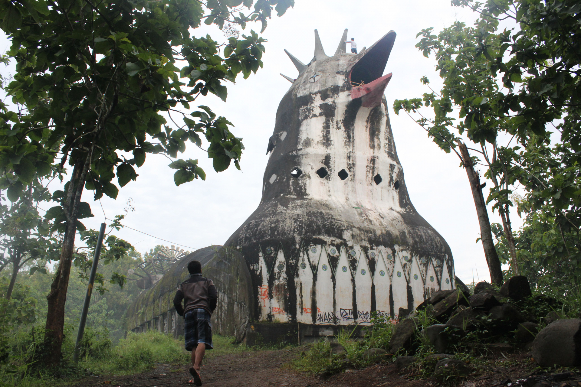 Изоставената Пилешка църква – едно от най-странните места на планетата