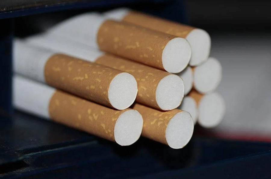 Най-голямата тютюнева компания се застъпи за забрана на цигарите