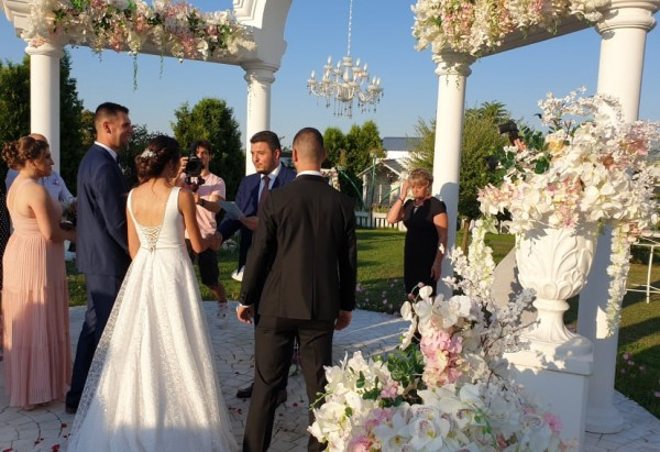 Най-младият кмет на най-голямото село в община "Родопи" вдигна пищна сватба СНИМКИ