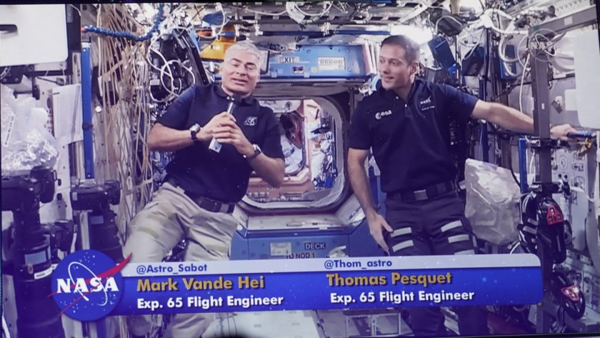 Българчета разговаряха с астронавти в МКС