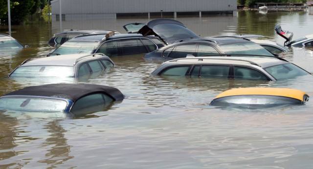 Експерти: Внимание, в България внасят "удавени" автомобили!