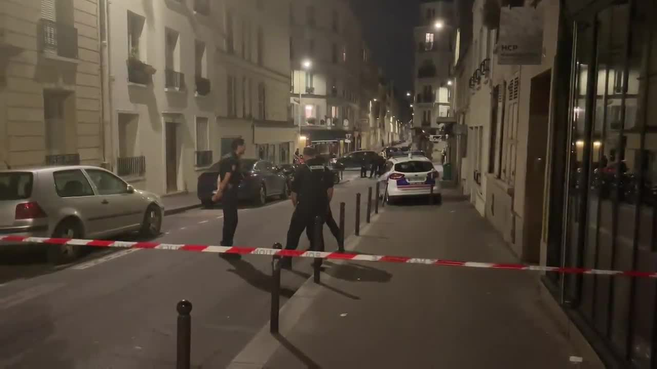 Кола се заби в заведение в Париж, има загинали и ранени ВИДЕО