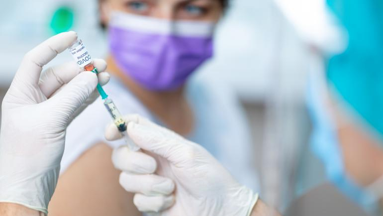 Хаос в САЩ: Кръвни роднини се смразяват за цял живот заради ваксините
