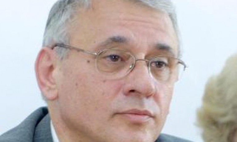Спряган за здравен министър на ИТН уволнен от Деси Атанасова