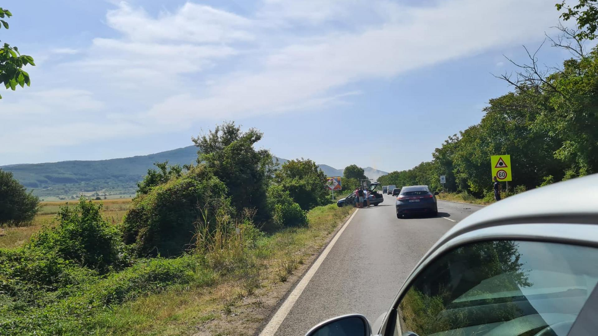 Километрична тапа на пътя Варна-София до Габрово заради катастрофа СНИМКИ