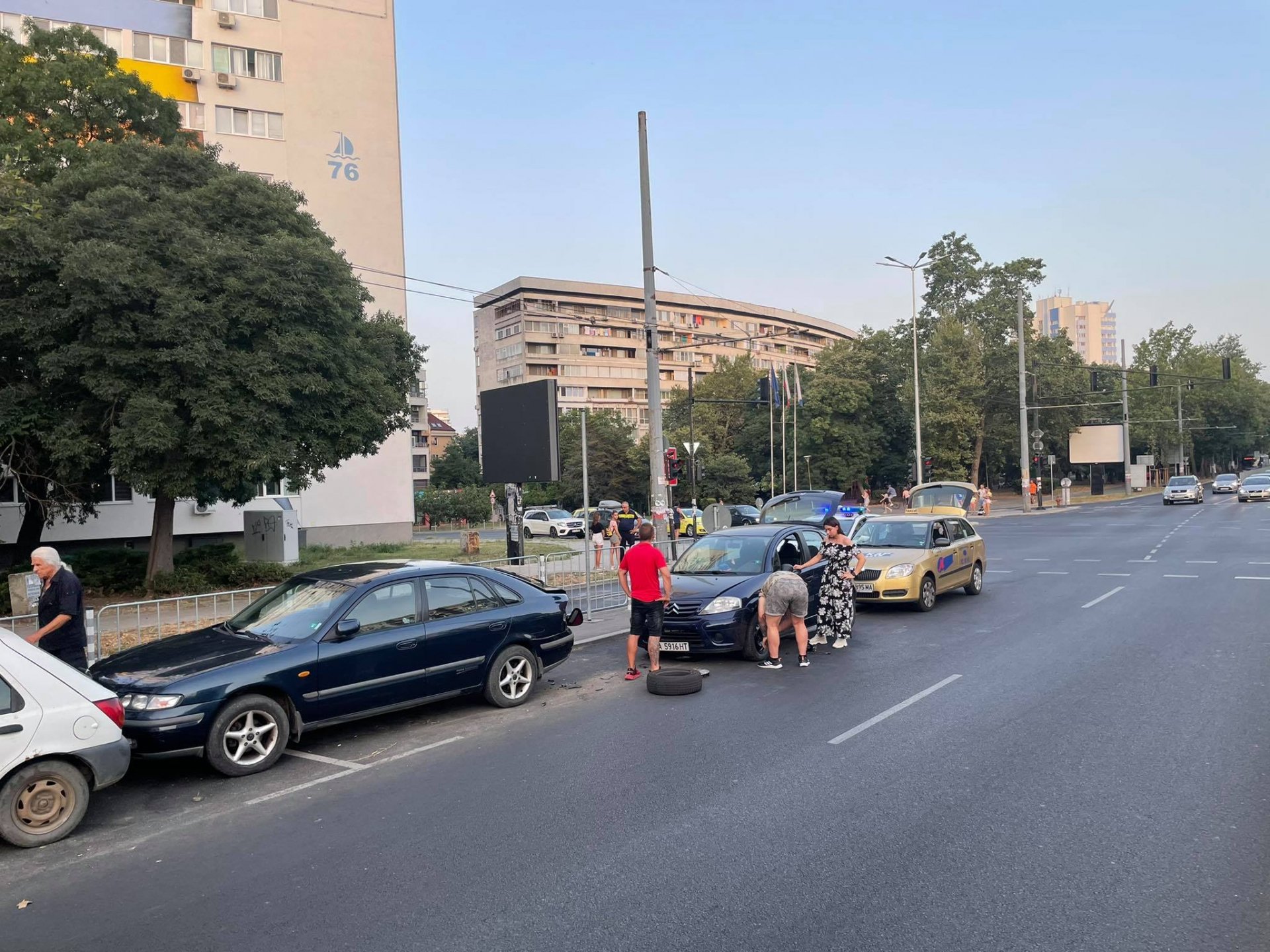 Адско верижно меле на пъпа на Бургас СНИМКИ