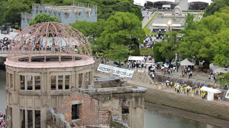 Япония почете жертвите на американската атомна бомбардировка в Хирошима 