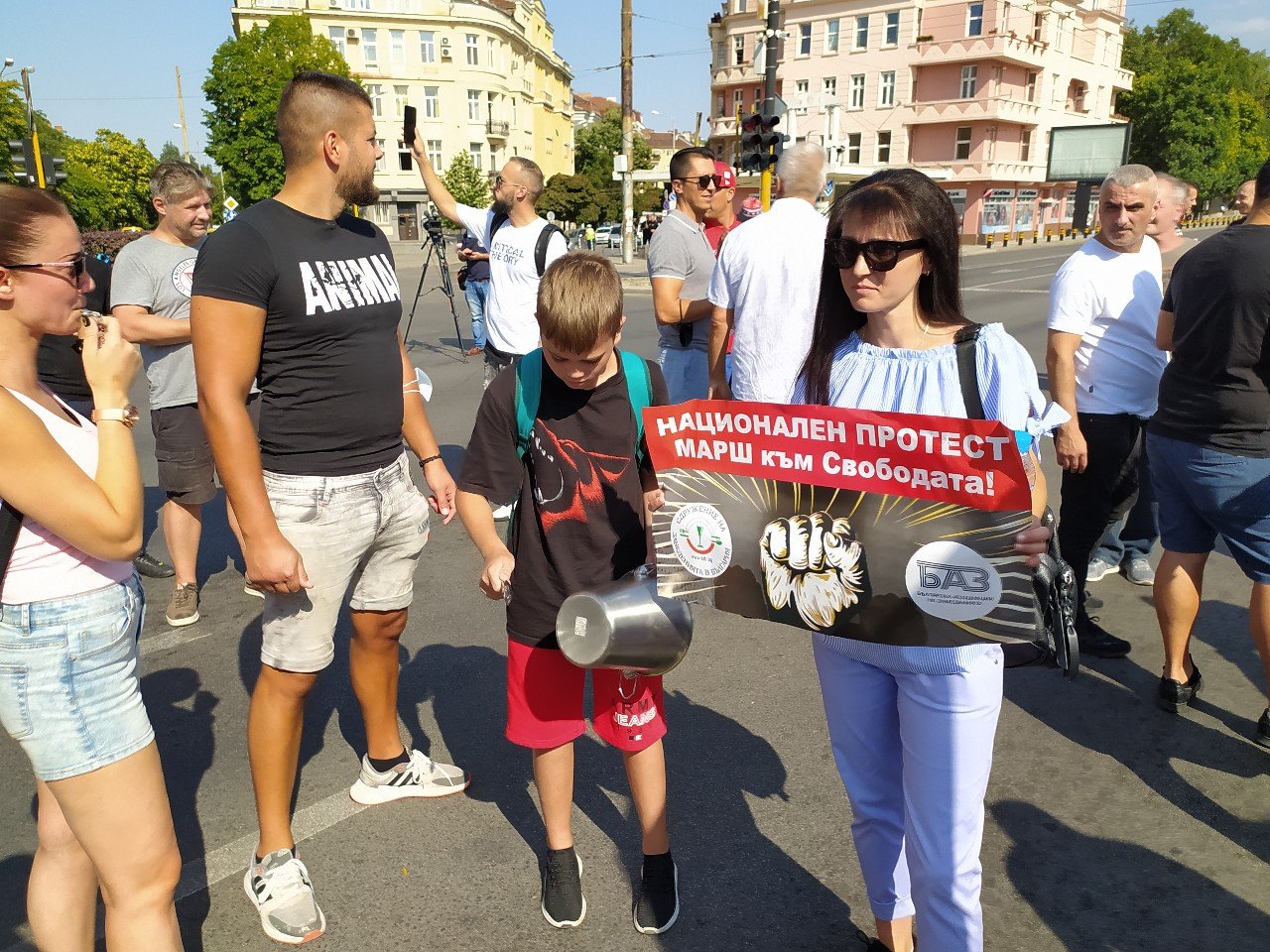 Напрежението ескалира: Протести и блокади в 3 големи български града! Ето какво се случва СНИМКИ