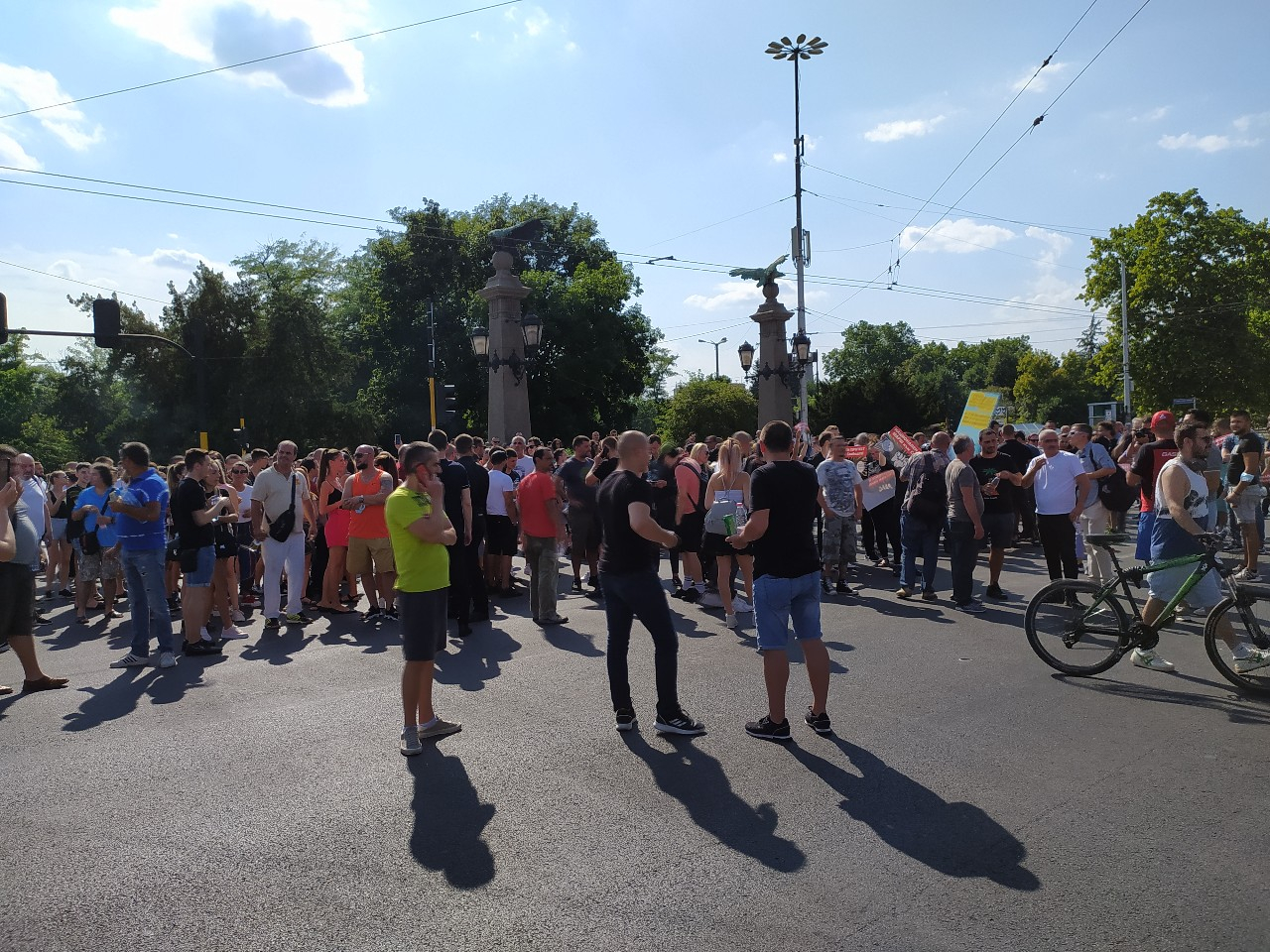 Напрежението ескалира: Протести и блокади в 3 големи български града! Ето какво се случва СНИМКИ
