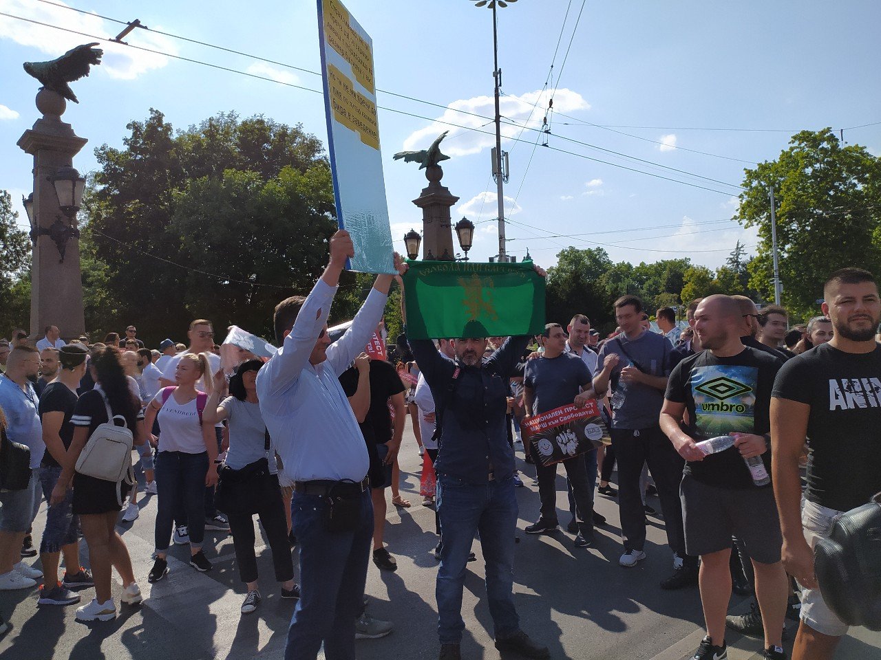 Напрежението ескалира: Протести и блокади в 3 големи български града! Ето какво се случва СНИМКИ