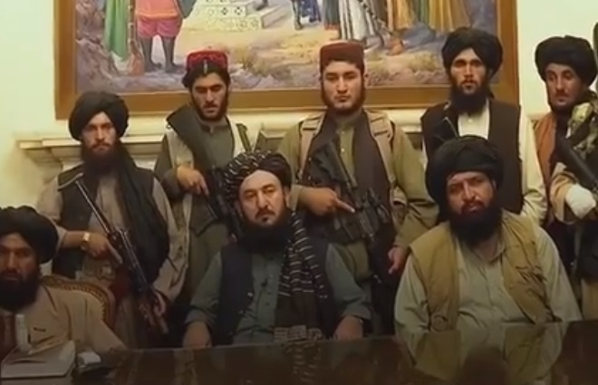 Ужас! Талибаните отрязаха главите на манекените ВИДЕО
