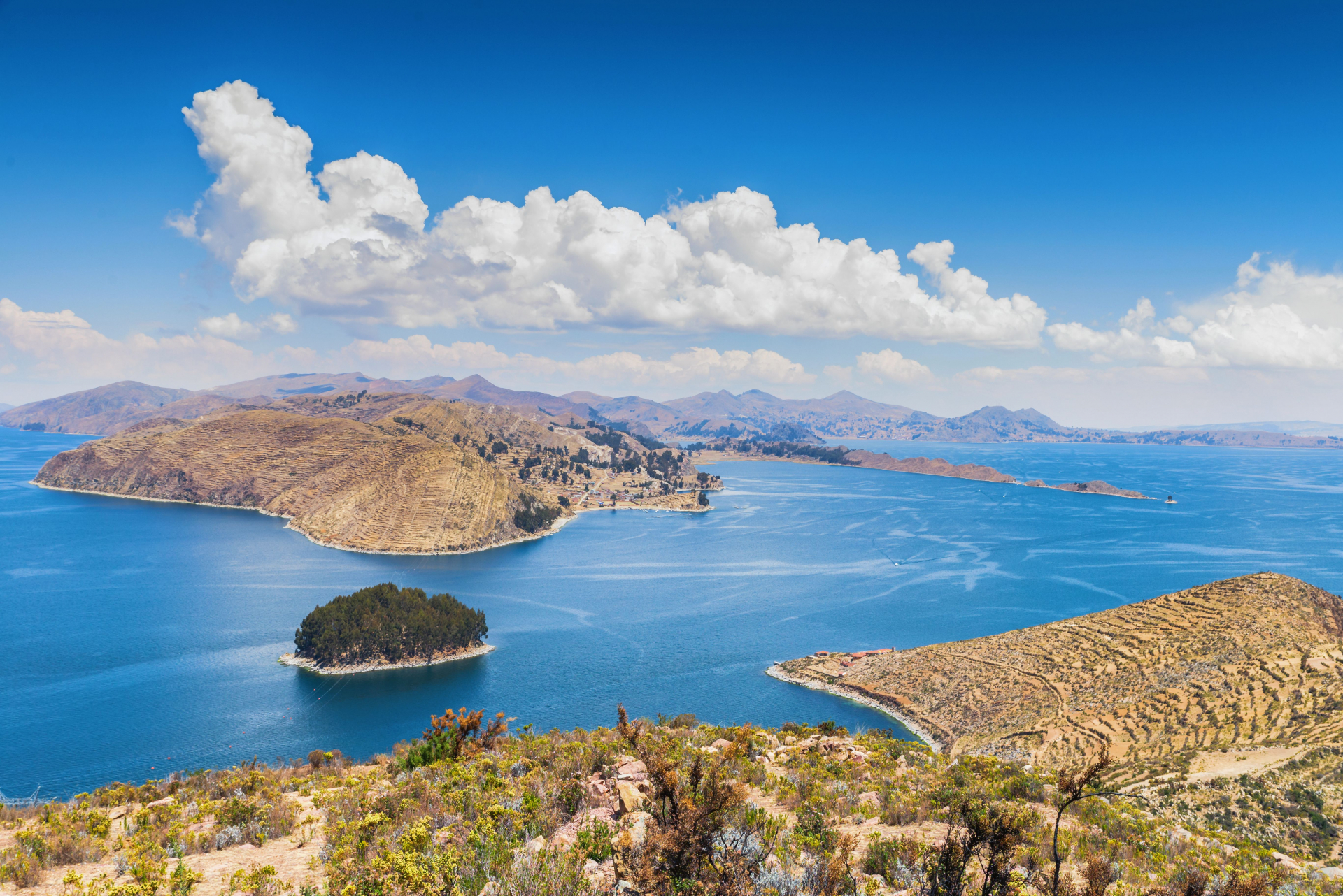 Свещеното езеро Титикака – дом на девици, лабиринти и безброй тайни