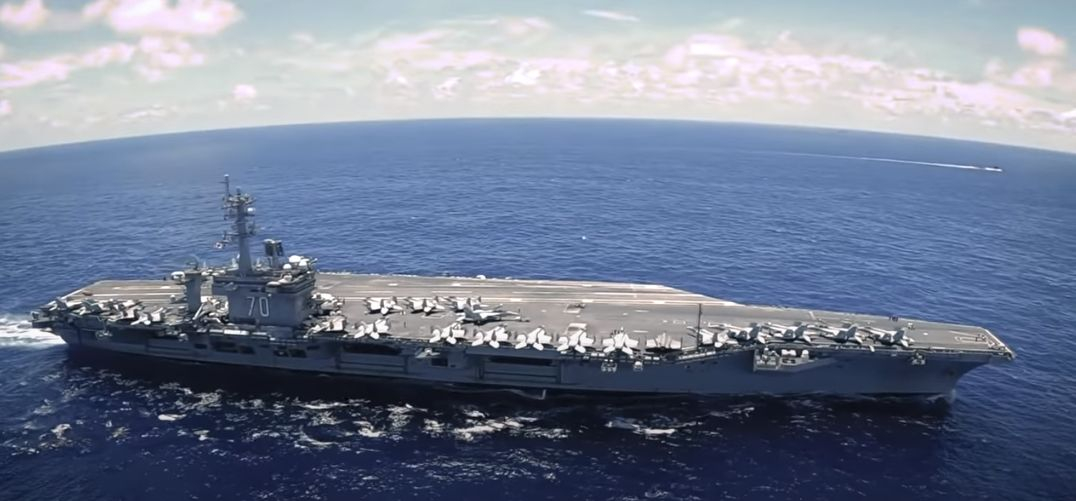 Американски военни разпердушиниха свой боен кораб ВИДЕО