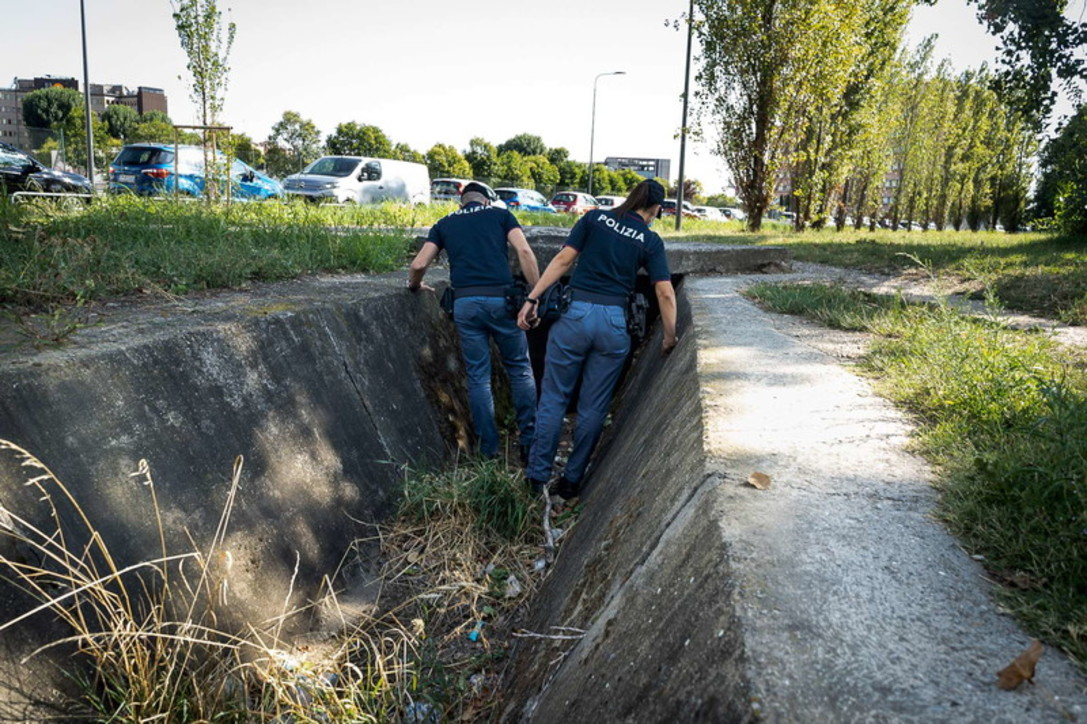 Разгонен нелегален бежанец изнасили жестоко млада италианка в Милано, а после...