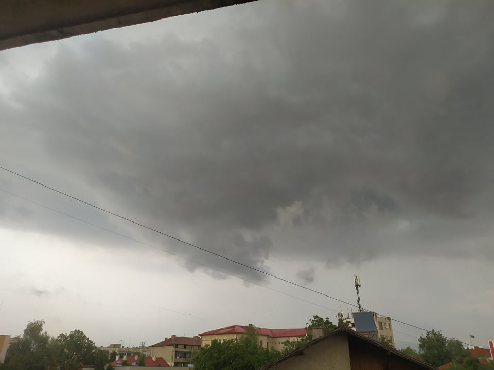 Meteo Balkans: Времето се разваля! Ето къде удрят бури със страшна сила СНИМКИ 